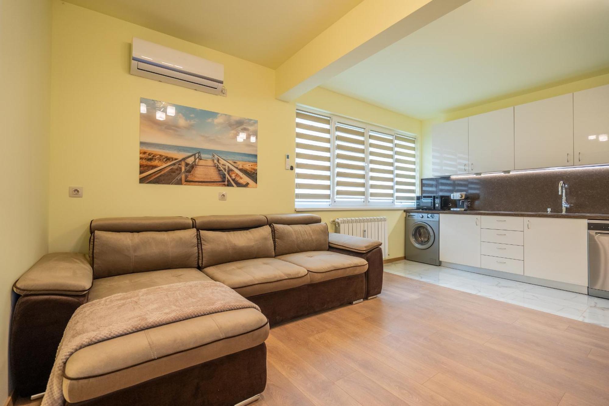 Top Location Central New & Spacious 3 Bdr Apt Medical Academy Софія Екстер'єр фото
