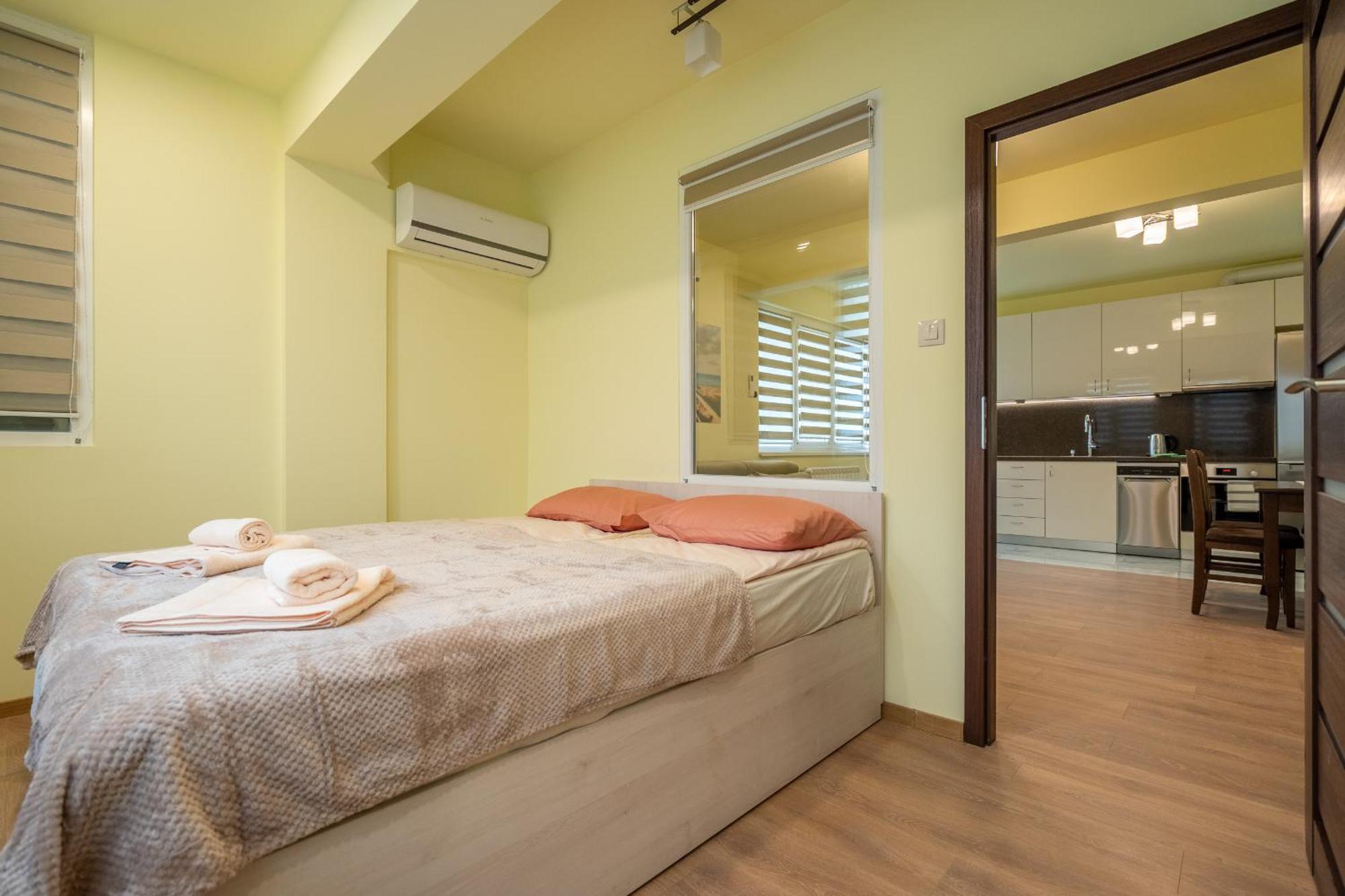 Top Location Central New & Spacious 3 Bdr Apt Medical Academy Софія Екстер'єр фото