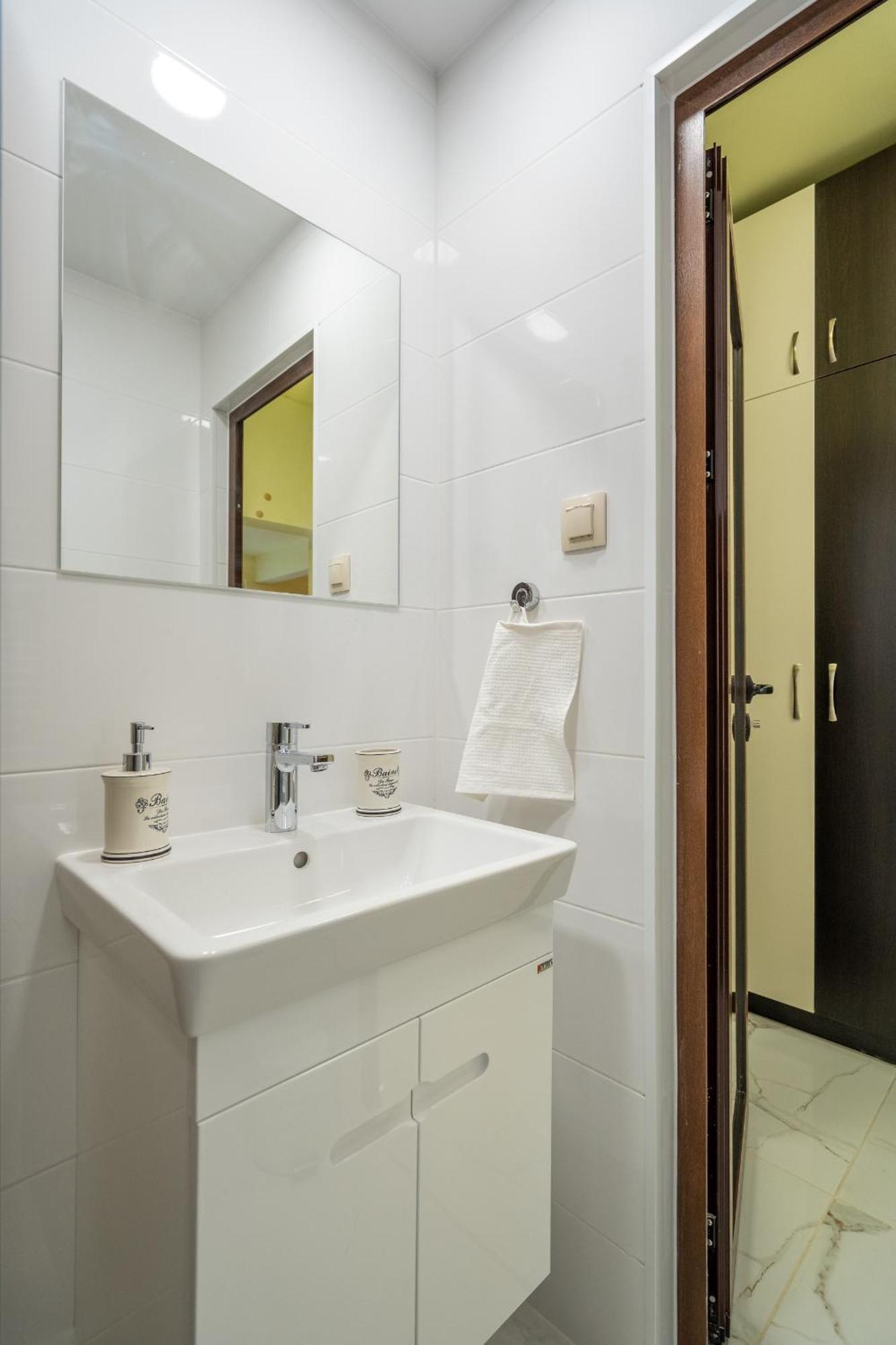 Top Location Central New & Spacious 3 Bdr Apt Medical Academy Софія Екстер'єр фото