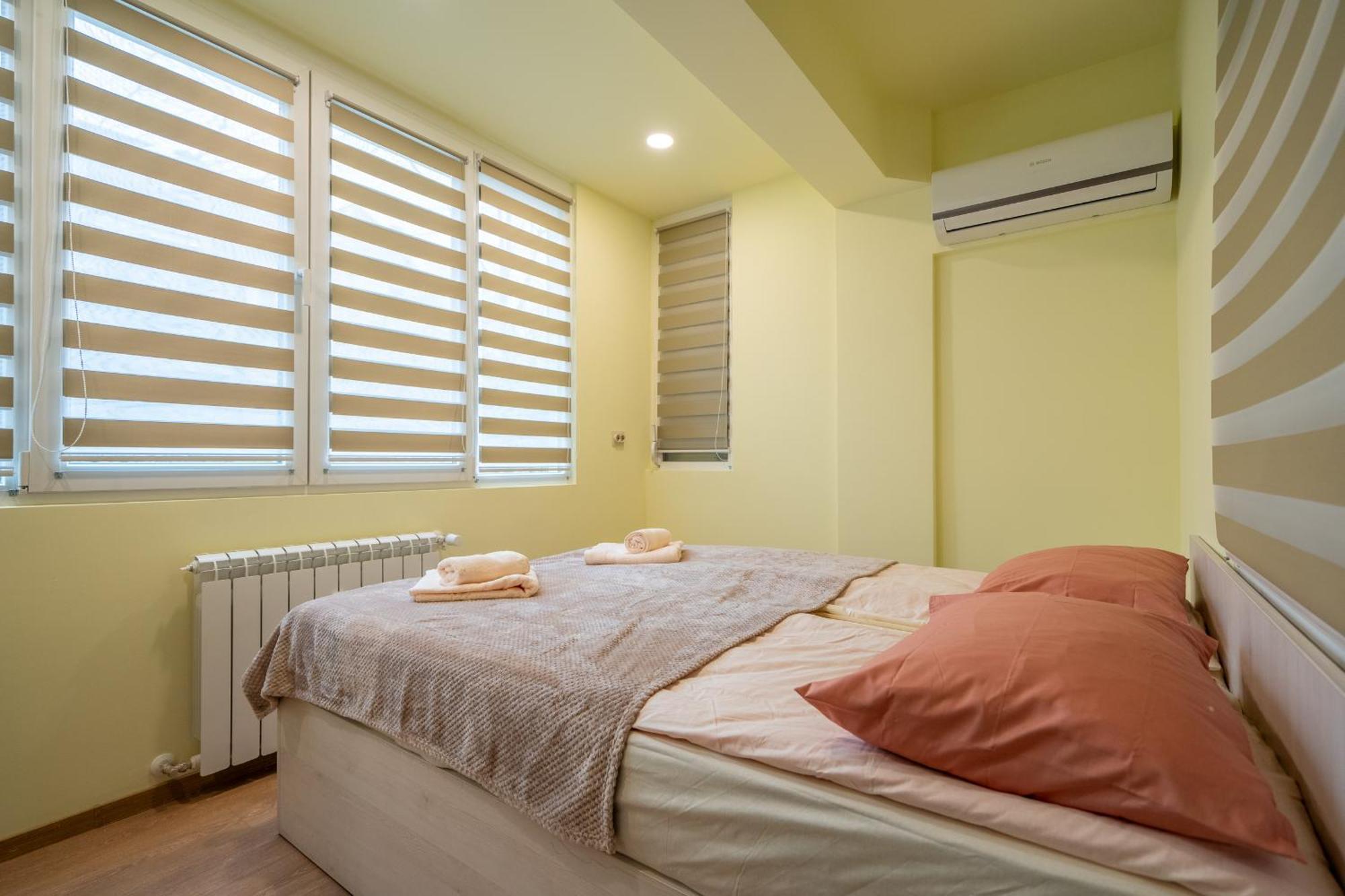 Top Location Central New & Spacious 3 Bdr Apt Medical Academy Софія Екстер'єр фото