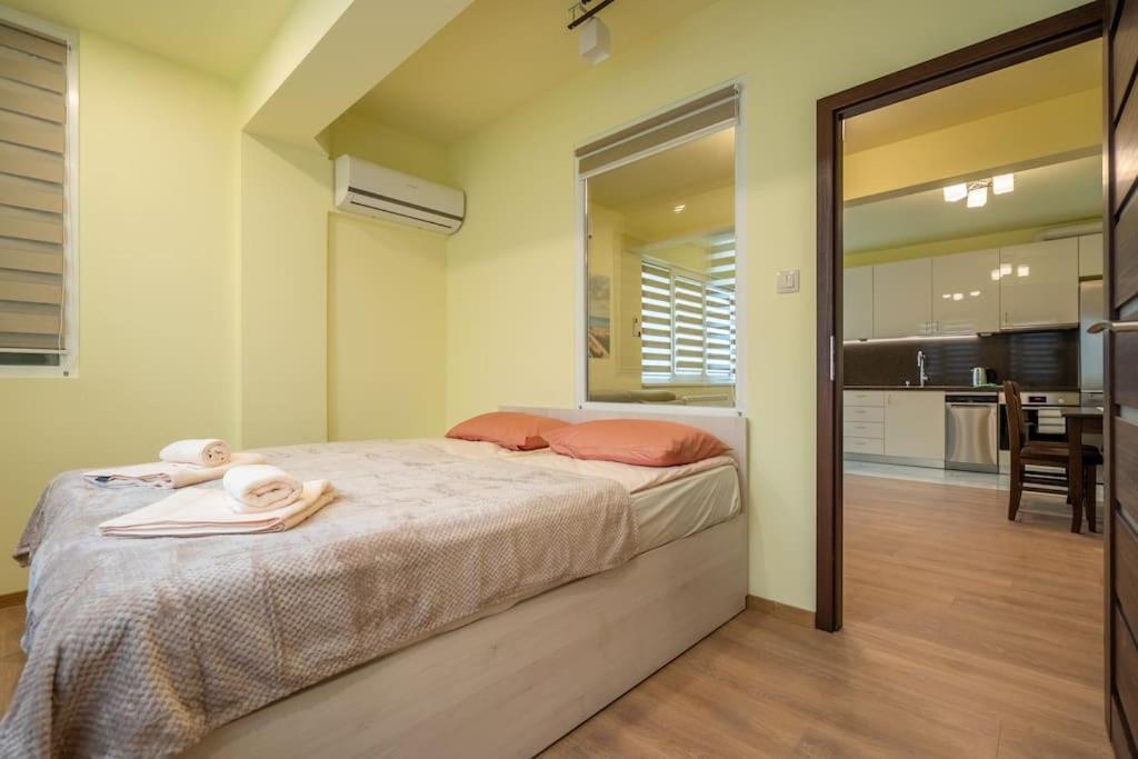 Top Location Central New & Spacious 3 Bdr Apt Medical Academy Софія Екстер'єр фото