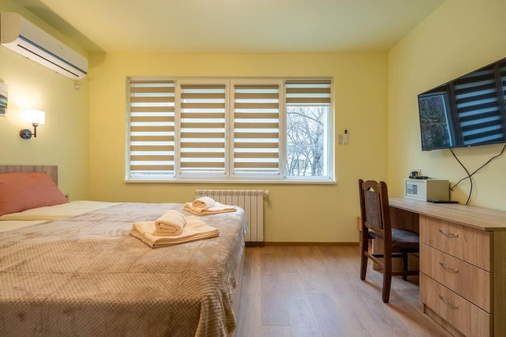 Top Location Central New & Spacious 3 Bdr Apt Medical Academy Софія Екстер'єр фото